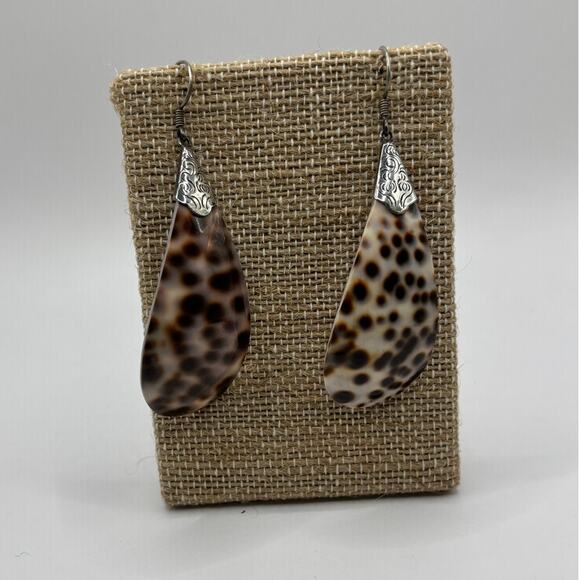 Tiger Cowrie Shell Earrings • 925 Silver Cuff - beach vibe - Picture 3 of 6